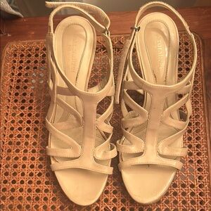 Naturalizer Women's Beige Strappy Sandals